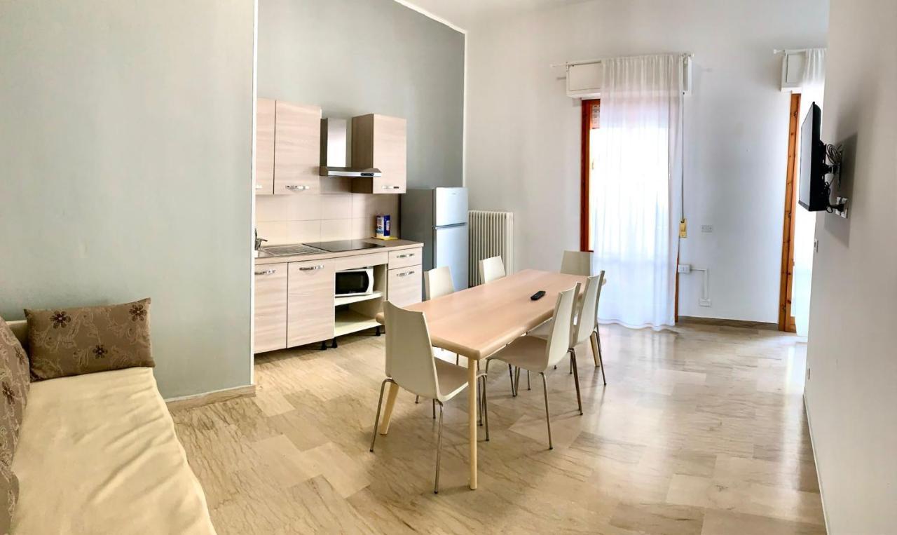 Battigia Rimini - Appartamenti Vacanze Экстерьер фото